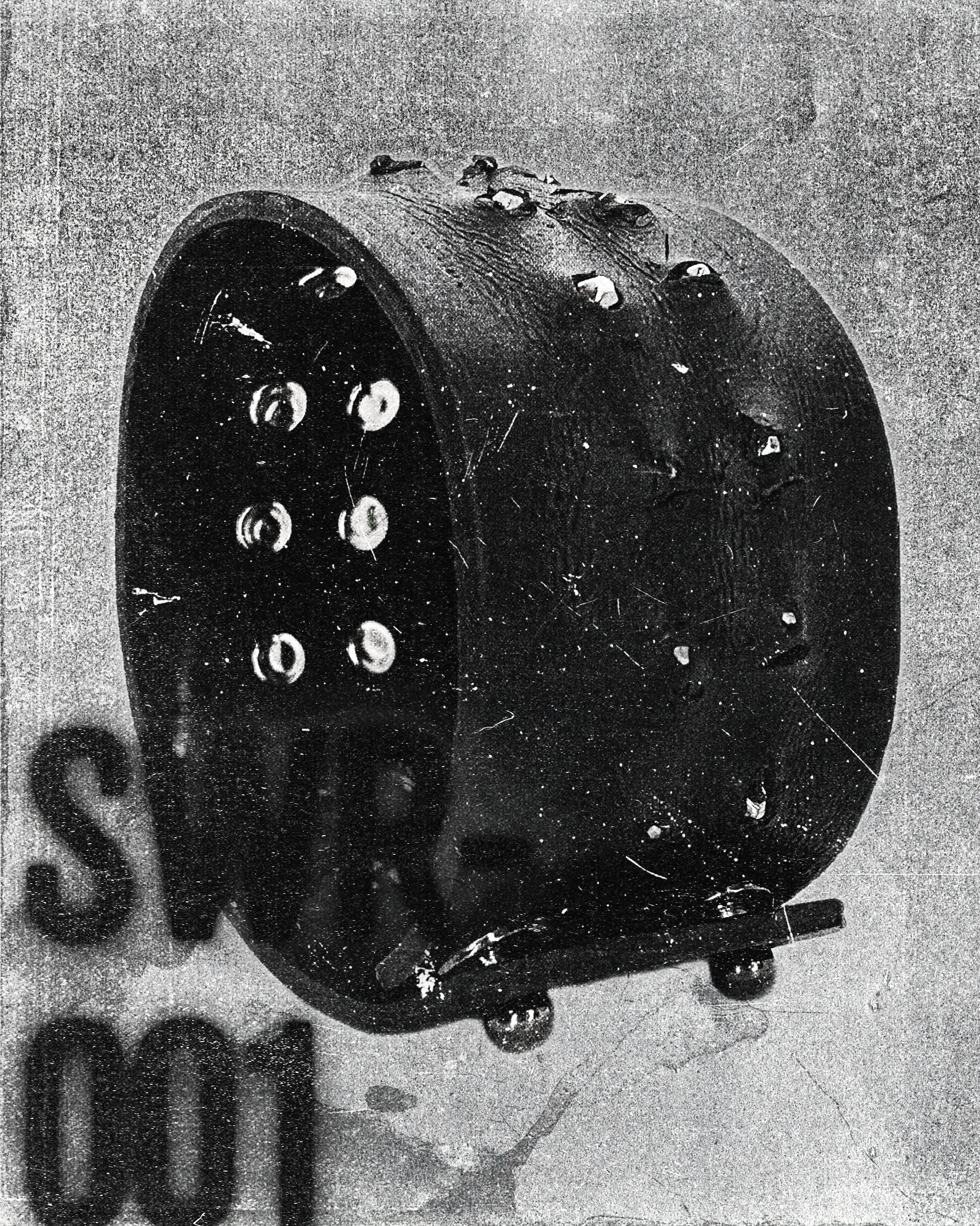 SWR-001 / Wide Exposed Leather Spiked Bracelet
