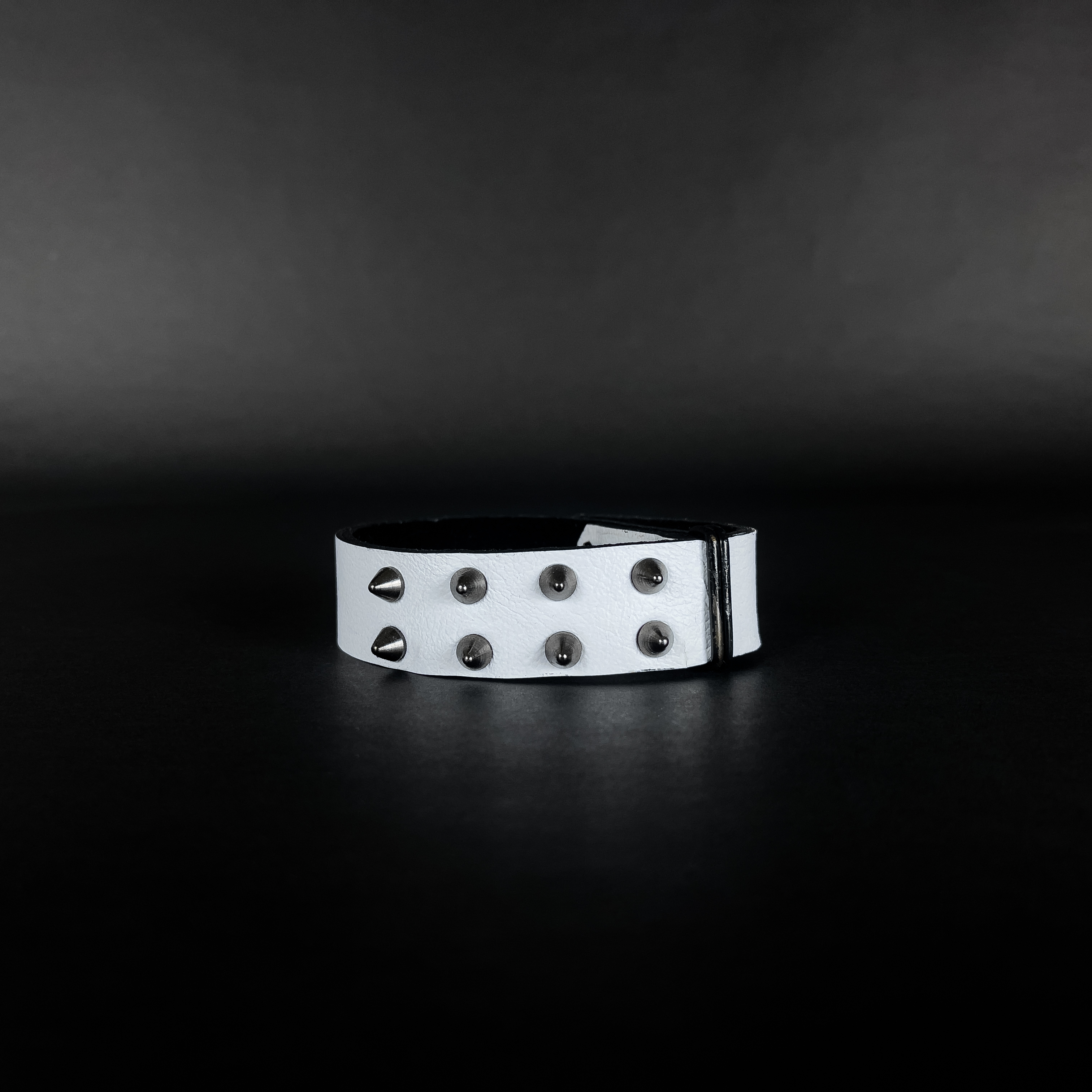 SW2-005 / White Leather 2-Ring Spiked Bracelet